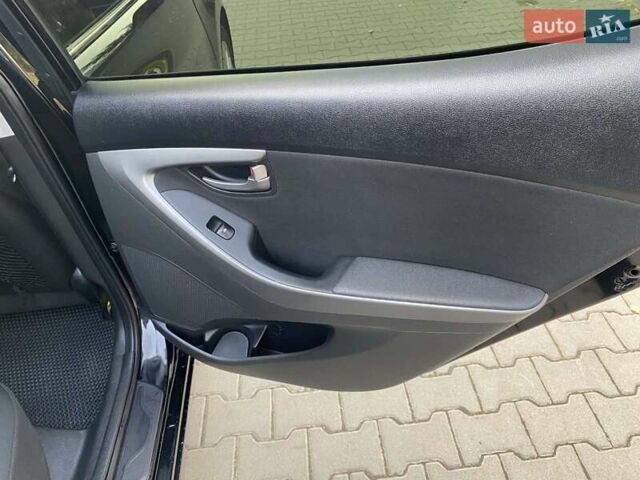 Чорний Хендай Елантра, об'ємом двигуна 1.8 л та пробігом 180 тис. км за 10250 $, фото 52 на Automoto.ua