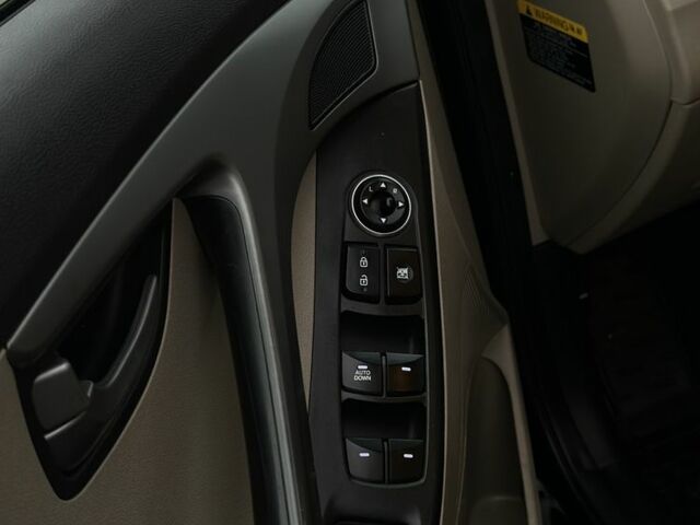 Черный Хендай Элантра, объемом двигателя 1.8 л и пробегом 200 тыс. км за 9500 $, фото 12 на Automoto.ua