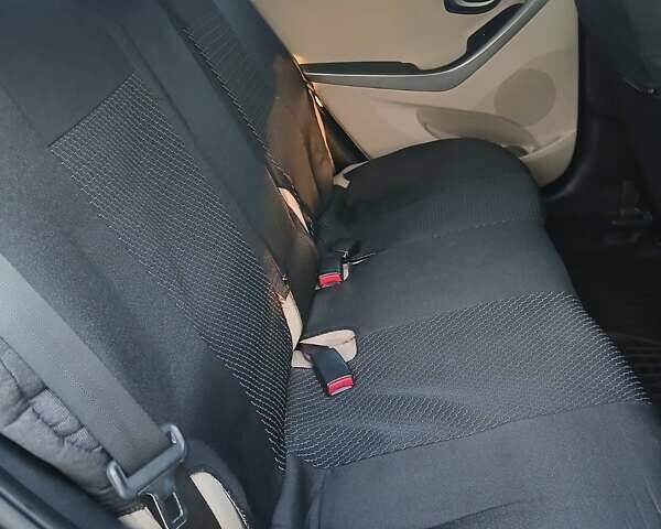 Черный Хендай Элантра, объемом двигателя 1.8 л и пробегом 268 тыс. км за 8500 $, фото 7 на Automoto.ua