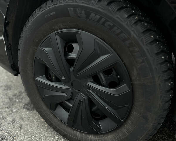 Черный Хендай Элантра, объемом двигателя 1.8 л и пробегом 200 тыс. км за 9500 $, фото 57 на Automoto.ua