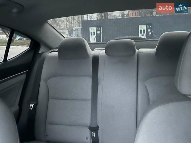 Черный Хендай Элантра, объемом двигателя 2 л и пробегом 232 тыс. км за 9200 $, фото 10 на Automoto.ua