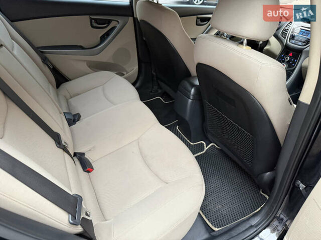 Хендай Элантра 2015 в Киеве на Automoto.ua Черный Хендай Элантра, объемом двигателя 1.8 л и пробегом 206 тыс. км за 7900 $, фото 6 на Automoto.ua