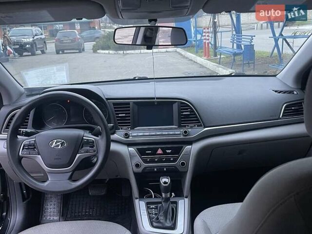 Черный Хендай Элантра, объемом двигателя 2 л и пробегом 232 тыс. км за 9200 $, фото 3 на Automoto.ua