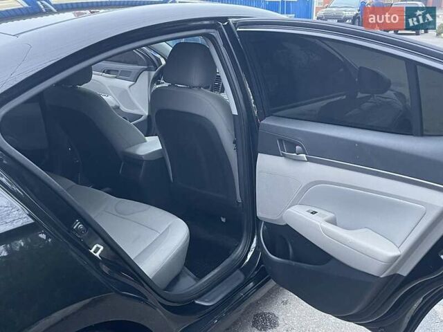 Черный Хендай Элантра, объемом двигателя 2 л и пробегом 232 тыс. км за 9200 $, фото 4 на Automoto.ua