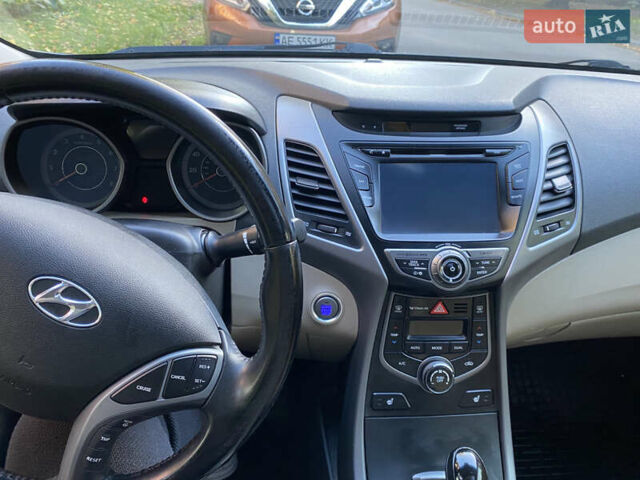 Хендай Елантра 2015 у Дніпро (Дніпропетровську) на Automoto.ua Чорний Хендай Елантра, об'ємом двигуна 1.8 л та пробігом 116 тис. км за 12000 $, фото 3 на Automoto.ua