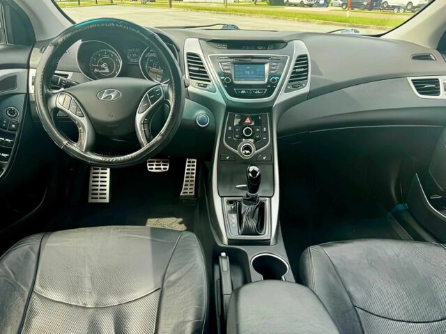 Чорний Хендай Елантра, об'ємом двигуна 2 л та пробігом 72 тис. км за 7000 $, фото 5 на Automoto.ua