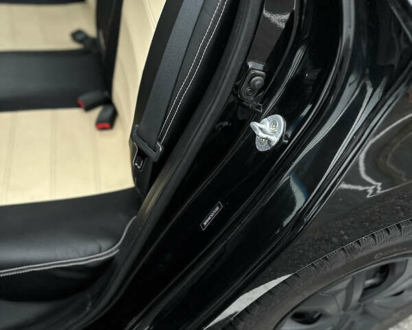 Черный Хендай Элантра, объемом двигателя 1.8 л и пробегом 200 тыс. км за 9500 $, фото 53 на Automoto.ua