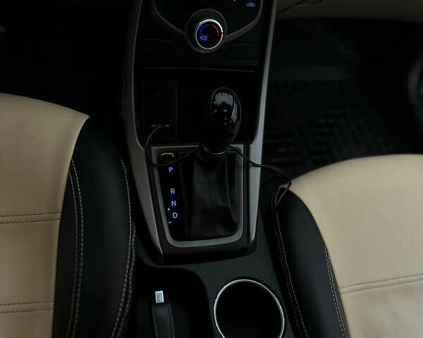 Черный Хендай Элантра, объемом двигателя 1.8 л и пробегом 200 тыс. км за 9500 $, фото 70 на Automoto.ua