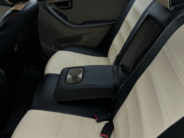 Черный Хендай Элантра, объемом двигателя 1.8 л и пробегом 200 тыс. км за 9500 $, фото 19 на Automoto.ua