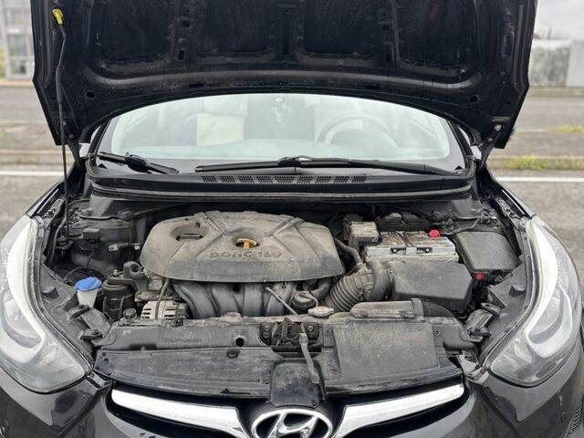 Черный Хендай Элантра, объемом двигателя 1.8 л и пробегом 200 тыс. км за 9500 $, фото 8 на Automoto.ua