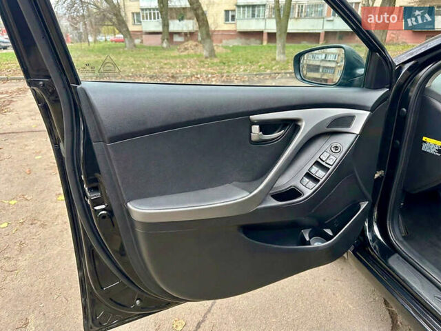 Черный Хендай Элантра, объемом двигателя 1.8 л и пробегом 160 тыс. км за 7555 $, фото 20 на Automoto.ua