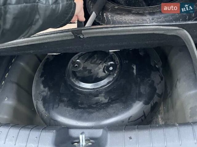 Черный Хендай Элантра, объемом двигателя 2 л и пробегом 232 тыс. км за 9200 $, фото 7 на Automoto.ua