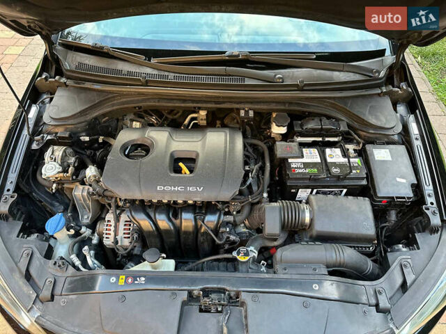 Черный Хендай Элантра, объемом двигателя 2 л и пробегом 130 тыс. км за 12000 $, фото 23 на Automoto.ua