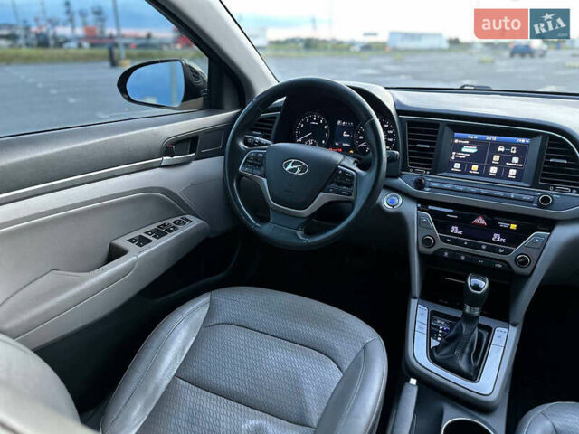 Черный Хендай Элантра, объемом двигателя 2 л и пробегом 130 тыс. км за 12000 $, фото 10 на Automoto.ua