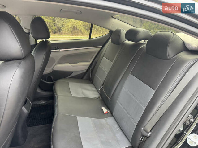 Черный Хендай Элантра, объемом двигателя 1.8 л и пробегом 90 тыс. км за 12000 $, фото 12 на Automoto.ua