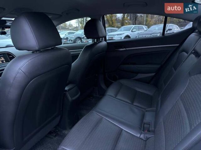 Хендай Элантра 2016 в Харькове на Automoto.ua Черный Хендай Элантра, объемом двигателя 2 л и пробегом 151 тыс. км за 12800 $, фото 27 на Automoto.ua