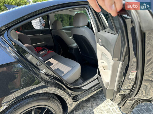 Черный Хендай Элантра, объемом двигателя 2 л и пробегом 160 тыс. км за 13500 $, фото 10 на Automoto.ua