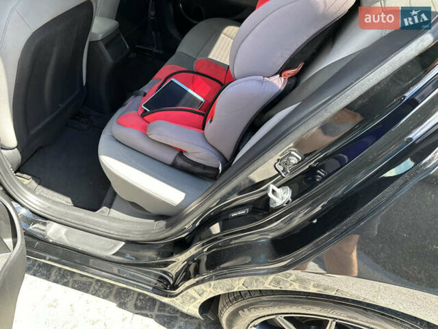 Черный Хендай Элантра, объемом двигателя 2 л и пробегом 160 тыс. км за 13500 $, фото 13 на Automoto.ua