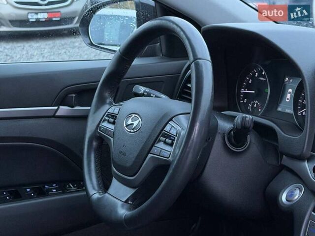 Хендай Элантра 2016 в Харькове на Automoto.ua Черный Хендай Элантра, объемом двигателя 2 л и пробегом 151 тыс. км за 12800 $, фото 42 на Automoto.ua