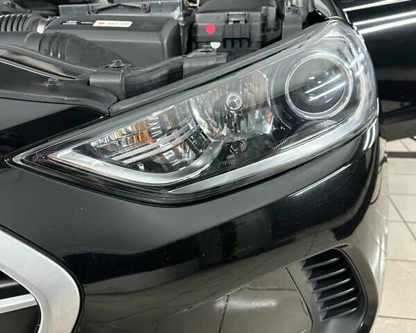 Черный Хендай Элантра, объемом двигателя 2 л и пробегом 160 тыс. км за 13500 $, фото 4 на Automoto.ua