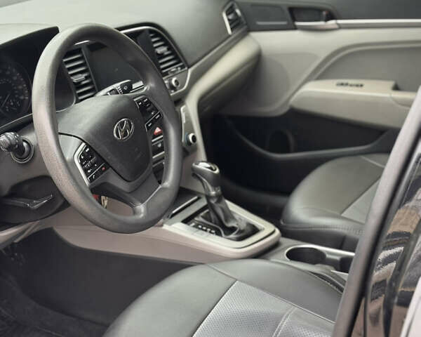 Черный Хендай Элантра, объемом двигателя 1.8 л и пробегом 90 тыс. км за 12000 $, фото 11 на Automoto.ua