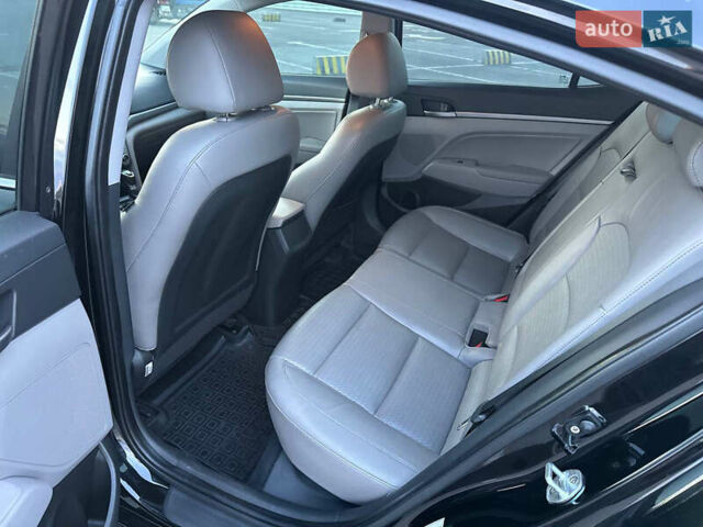 Черный Хендай Элантра, объемом двигателя 2 л и пробегом 130 тыс. км за 12000 $, фото 6 на Automoto.ua