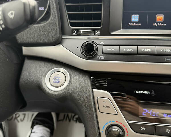 Черный Хендай Элантра, объемом двигателя 2 л и пробегом 182 тыс. км за 12700 $, фото 7 на Automoto.ua