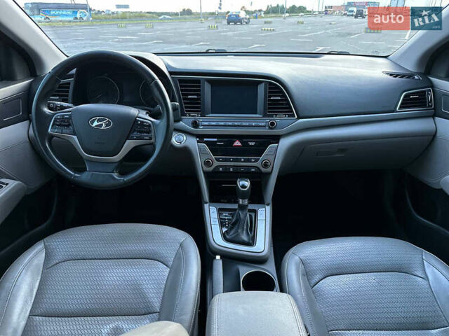 Черный Хендай Элантра, объемом двигателя 2 л и пробегом 130 тыс. км за 12000 $, фото 8 на Automoto.ua
