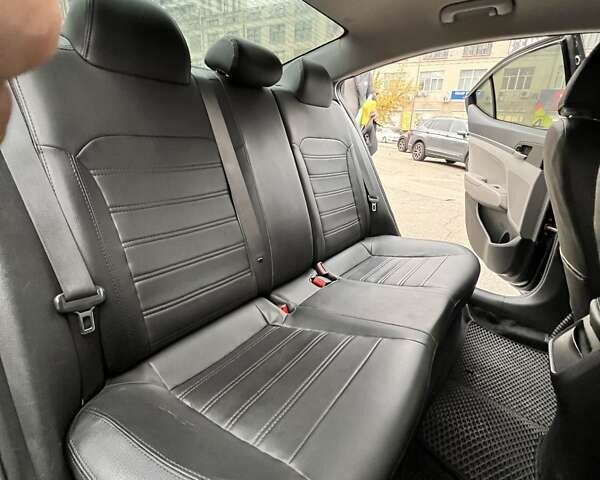 Хендай Элантра 2016 в Киеве на Automoto.ua Черный Хендай Элантра, объемом двигателя 2 л и пробегом 202 тыс. км за 9600 $, фото 9 на Automoto.ua