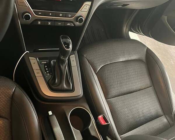 Черный Хендай Элантра, объемом двигателя 2 л и пробегом 99 тыс. км за 13000 $, фото 11 на Automoto.ua