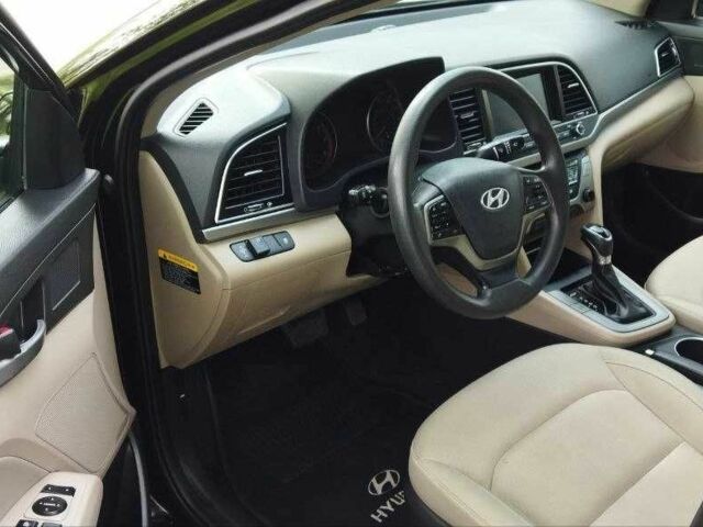 Черный Хендай Элантра, объемом двигателя 2 л и пробегом 110 тыс. км за 10700 $, фото 5 на Automoto.ua