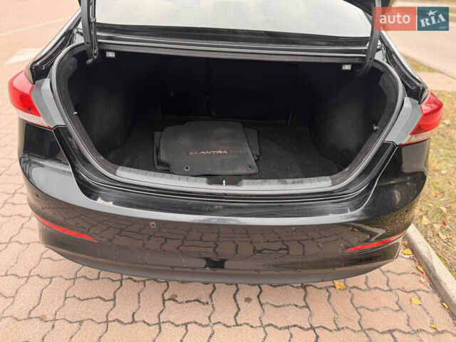 Черный Хендай Элантра, объемом двигателя 1.8 л и пробегом 90 тыс. км за 12000 $, фото 15 на Automoto.ua