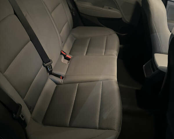 Черный Хендай Элантра, объемом двигателя 2 л и пробегом 160 тыс. км за 13500 $, фото 2 на Automoto.ua