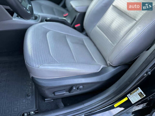 Черный Хендай Элантра, объемом двигателя 2 л и пробегом 130 тыс. км за 12000 $, фото 12 на Automoto.ua
