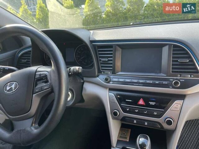 Хендай Элантра 2016 в Днепре (Днепропетровске) на Automoto.ua Черный Хендай Элантра, объемом двигателя 2 л и пробегом 228 тыс. км за 9800 $, фото 5 на Automoto.ua
