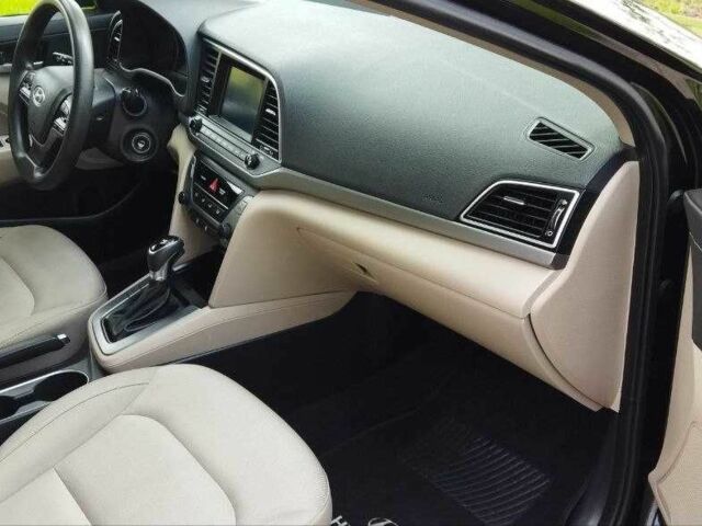 Черный Хендай Элантра, объемом двигателя 2 л и пробегом 110 тыс. км за 10700 $, фото 6 на Automoto.ua