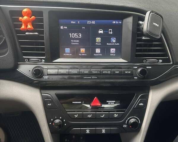 Черный Хендай Элантра, объемом двигателя 2 л и пробегом 169 тыс. км за 11500 $, фото 2 на Automoto.ua