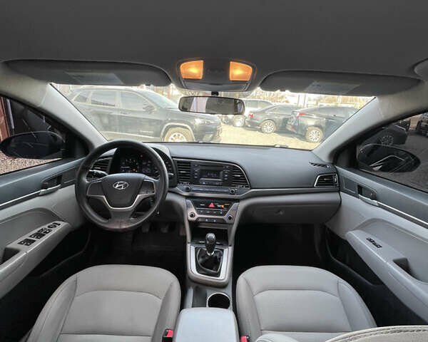 Чорний Хендай Елантра, об'ємом двигуна 2 л та пробігом 233 тис. км за 11800 $, фото 8 на Automoto.ua