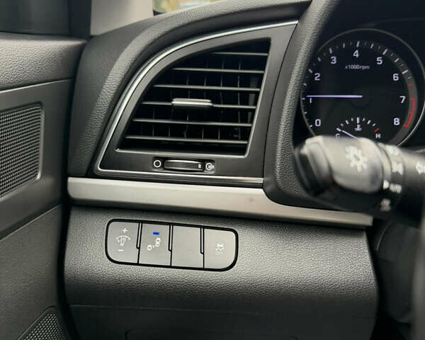 Черный Хендай Элантра, объемом двигателя 2 л и пробегом 182 тыс. км за 12700 $, фото 10 на Automoto.ua