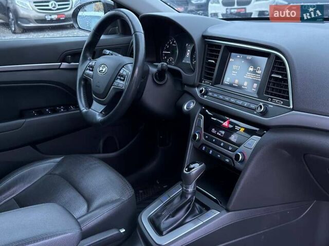 Хендай Элантра 2016 в Харькове на Automoto.ua Черный Хендай Элантра, объемом двигателя 2 л и пробегом 151 тыс. км за 12800 $, фото 41 на Automoto.ua