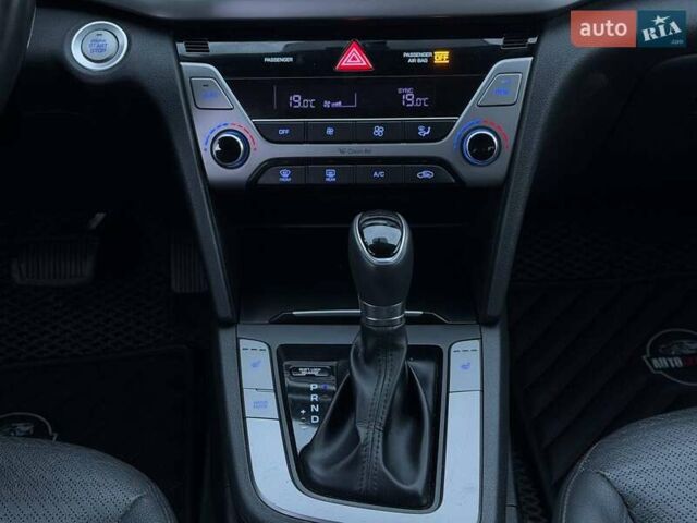 Хендай Элантра 2016 в Харькове на Automoto.ua Черный Хендай Элантра, объемом двигателя 2 л и пробегом 151 тыс. км за 12800 $, фото 36 на Automoto.ua