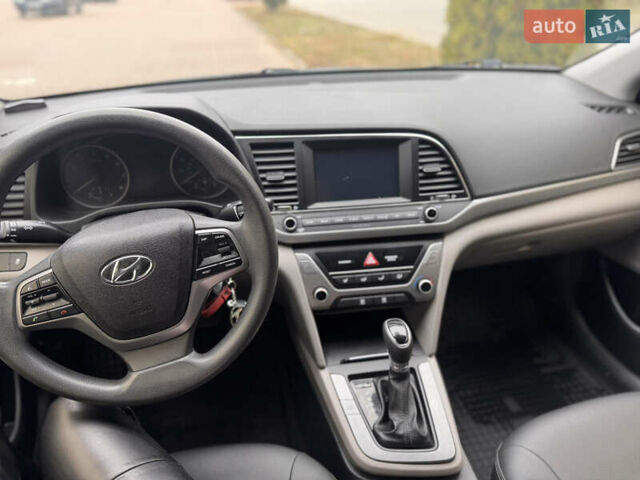 Черный Хендай Элантра, объемом двигателя 1.8 л и пробегом 90 тыс. км за 12000 $, фото 9 на Automoto.ua