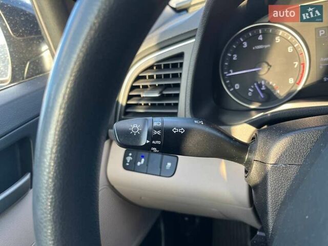 Чорний Хендай Елантра, об'ємом двигуна 2 л та пробігом 98 тис. км за 13990 $, фото 17 на Automoto.ua