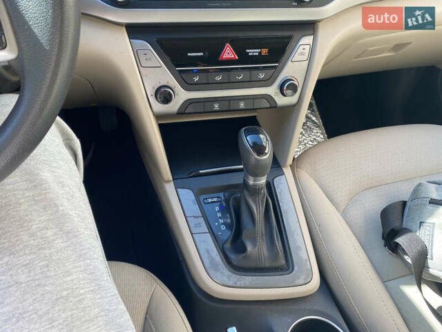 Черный Хендай Элантра, объемом двигателя 2 л и пробегом 56 тыс. км за 14000 $, фото 10 на Automoto.ua