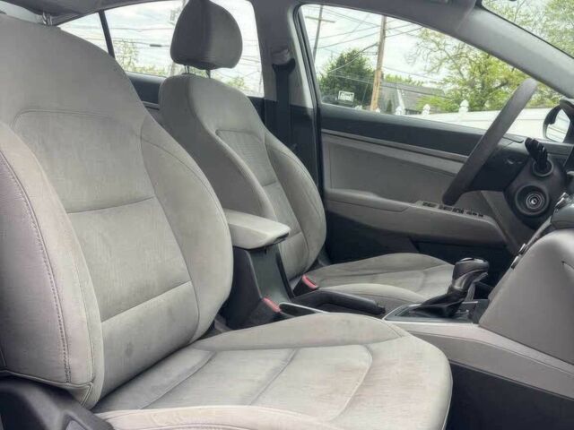 Чорний Хендай Елантра, об'ємом двигуна 2 л та пробігом 50 тис. км за 7200 $, фото 9 на Automoto.ua