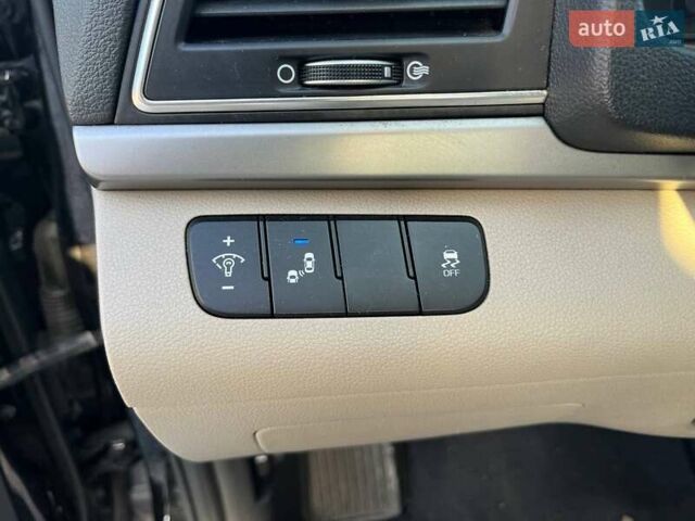 Чорний Хендай Елантра, об'ємом двигуна 2 л та пробігом 98 тис. км за 13990 $, фото 16 на Automoto.ua