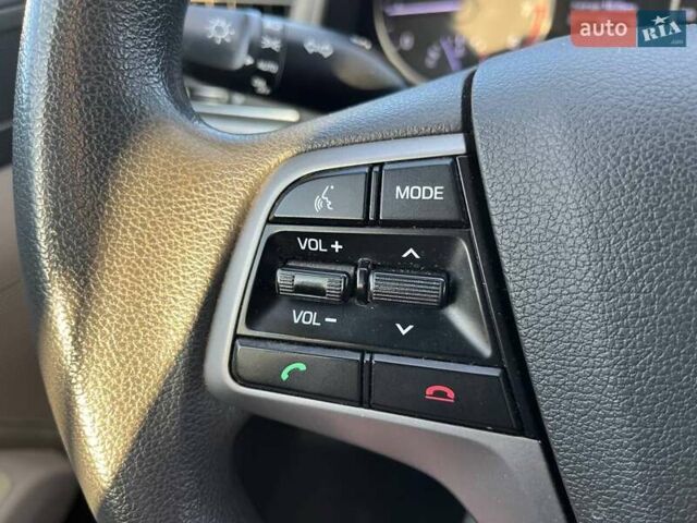 Чорний Хендай Елантра, об'ємом двигуна 2 л та пробігом 98 тис. км за 13990 $, фото 18 на Automoto.ua