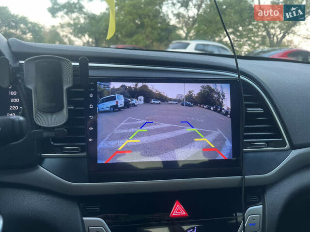 Черный Хендай Элантра, объемом двигателя 1.59 л и пробегом 210 тыс. км за 9300 $, фото 8 на Automoto.ua