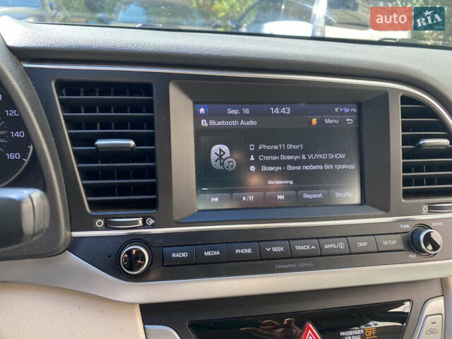 Черный Хендай Элантра, объемом двигателя 2 л и пробегом 56 тыс. км за 14000 $, фото 11 на Automoto.ua