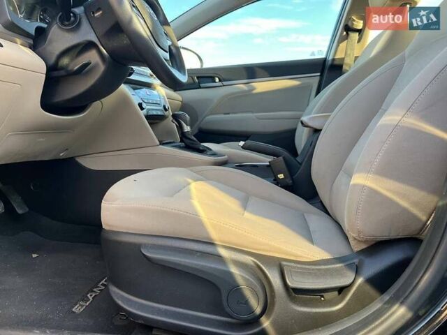 Чорний Хендай Елантра, об'ємом двигуна 2 л та пробігом 98 тис. км за 13990 $, фото 14 на Automoto.ua